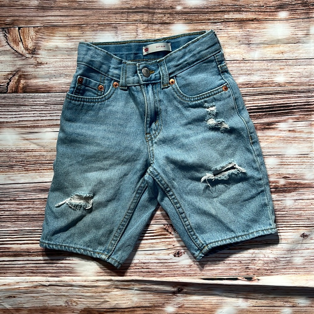 👶🏽 Levi's Boy's 511 Adjustable Waistband Slim Fit Distressed Denim Shorts - Picture 1 of 4